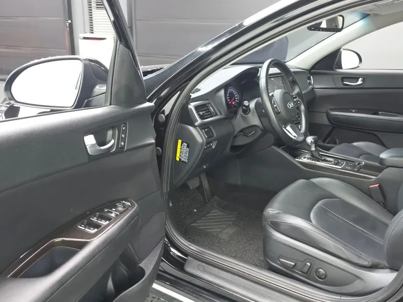 Kia K5 2.0 Lpi Noblesse, снимка 10 - Автомобили и джипове - 55834172