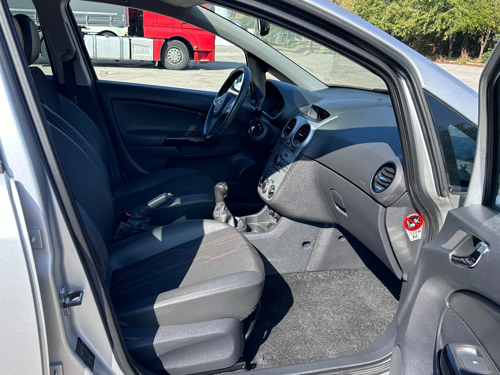 Opel Corsa 1.2i EURO5B;Фабрична Газ | Mobile.bg — изображение 12