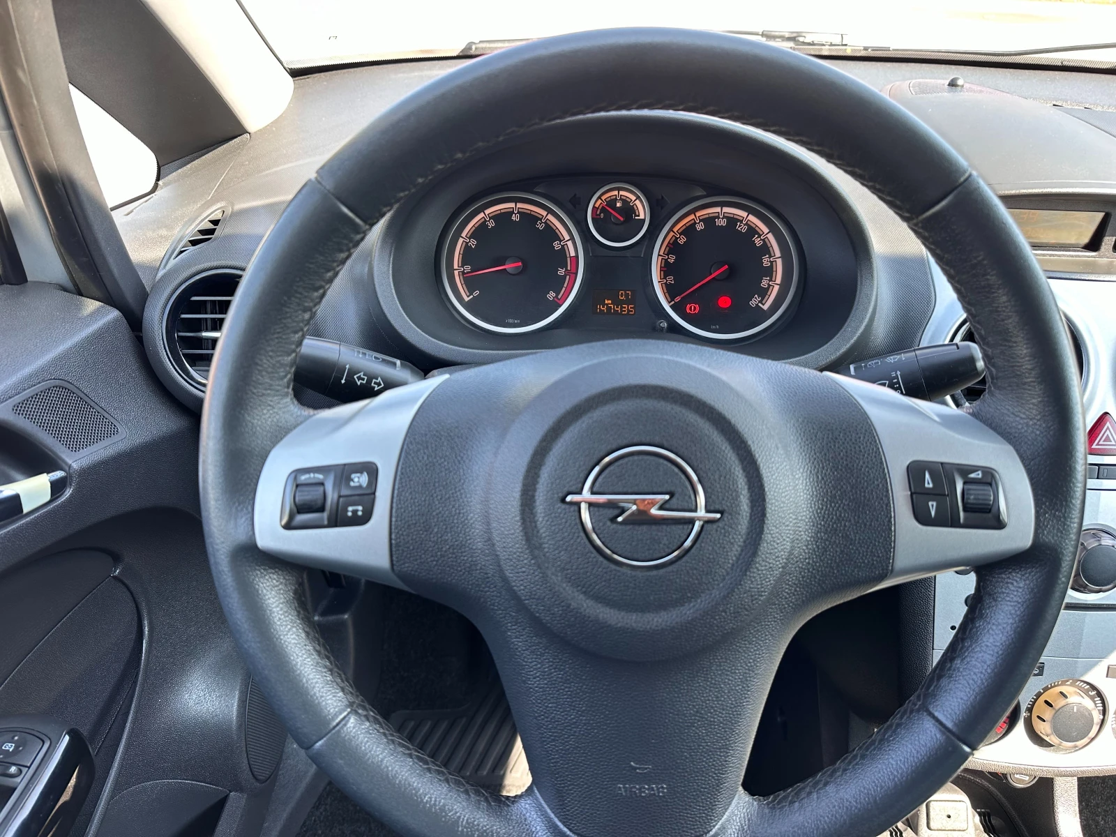 Opel Corsa 1.2i EURO5B;Фабрична Газ - изображение 10