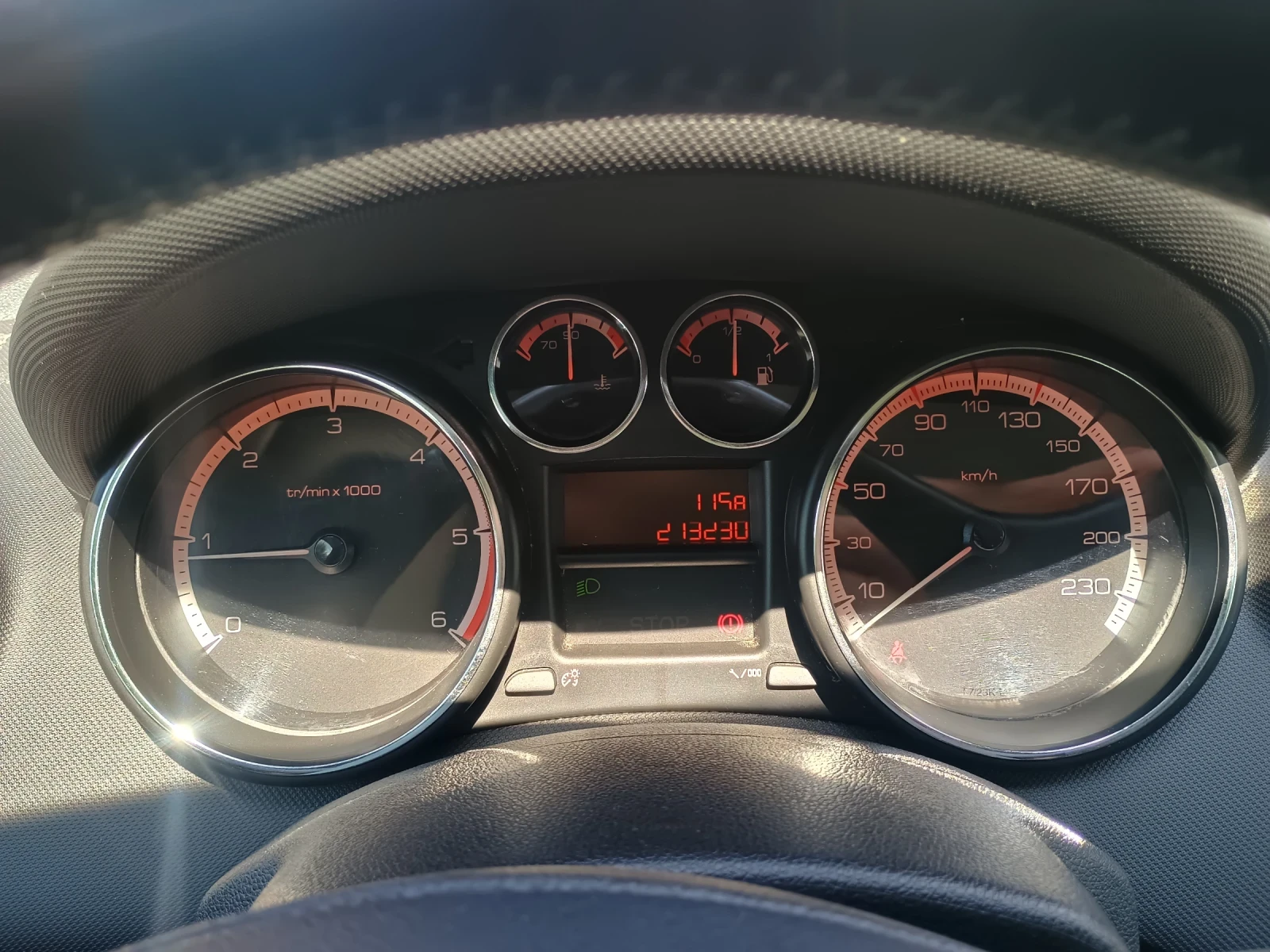 Peugeot 308 SW 6+ 1 места панорамен покрив - изображение 10