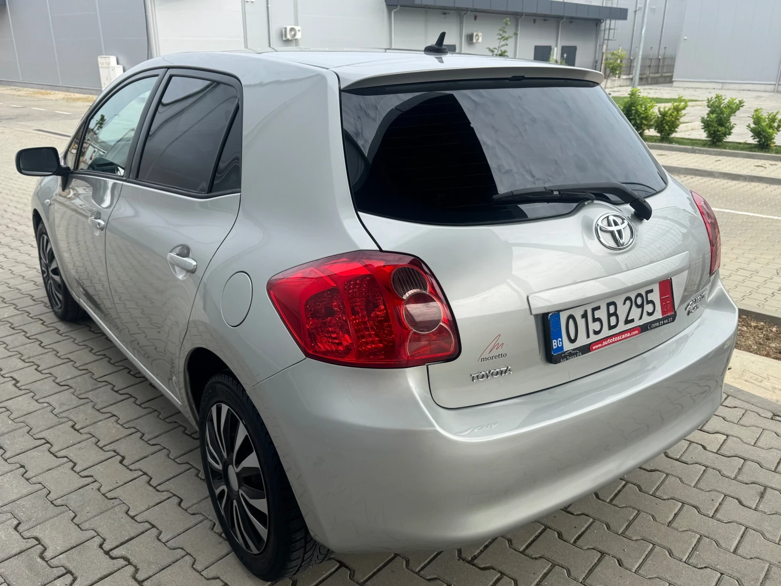 Toyota Auris 2.0 D-4D 6ск  - изображение 4