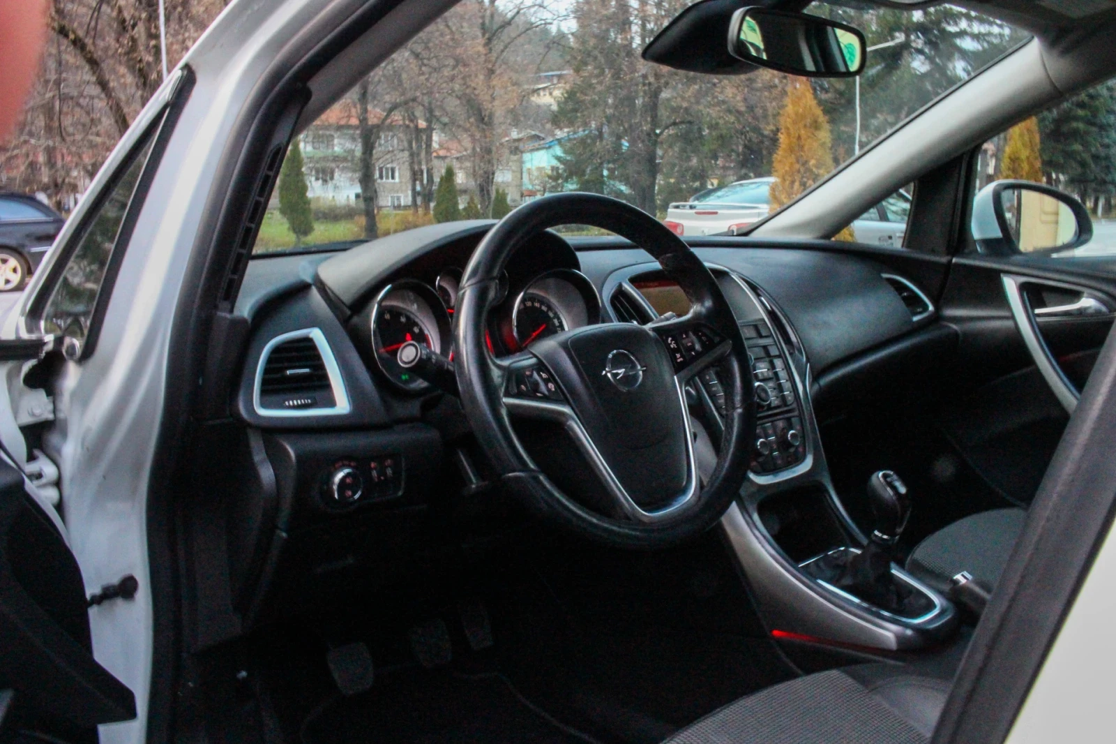 Opel Astra 1.4 GPL, снимка 8 - Автомобили и джипове - 53905001