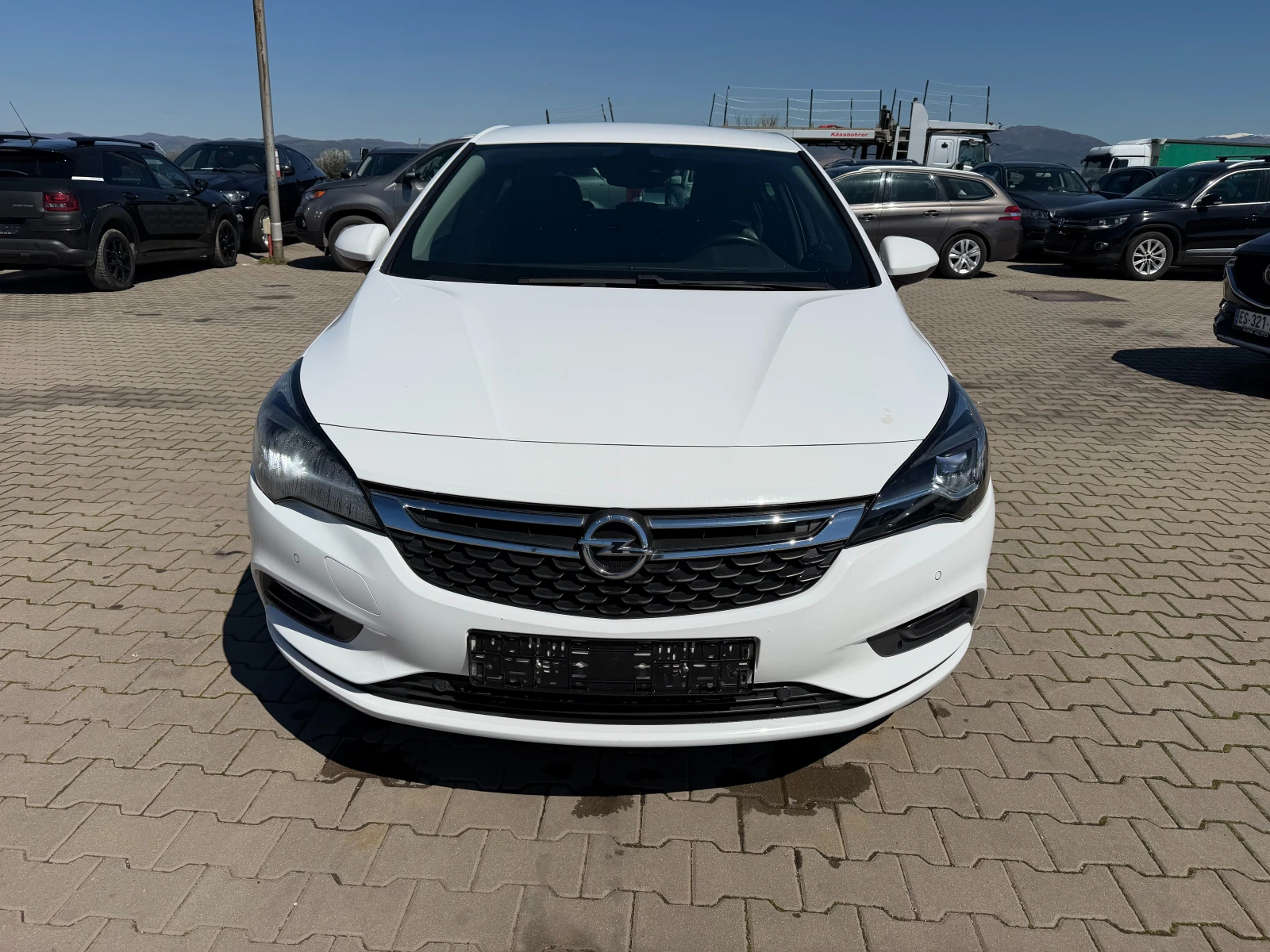 Opel Astra 1.6CDTI NAVI/KOJA/PODGREV/OBDUHVANE/KAMERA EURO 6, снимка 3 - Автомобили и джипове - 54111454