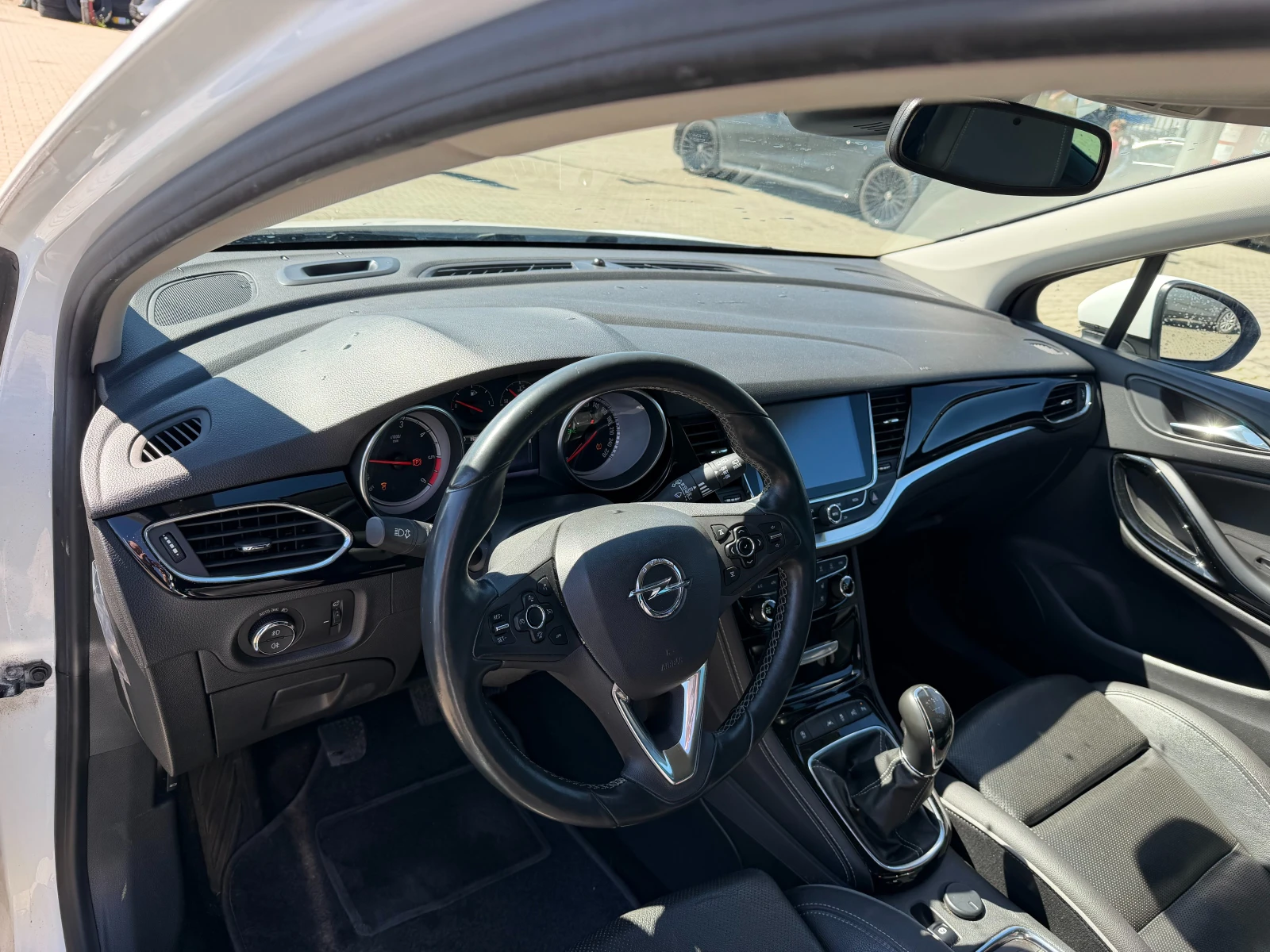 Opel Astra 1.6CDTI NAVI/KOJA/PODGREV/OBDUHVANE/KAMERA EURO 6, снимка 13 - Автомобили и джипове - 54111454