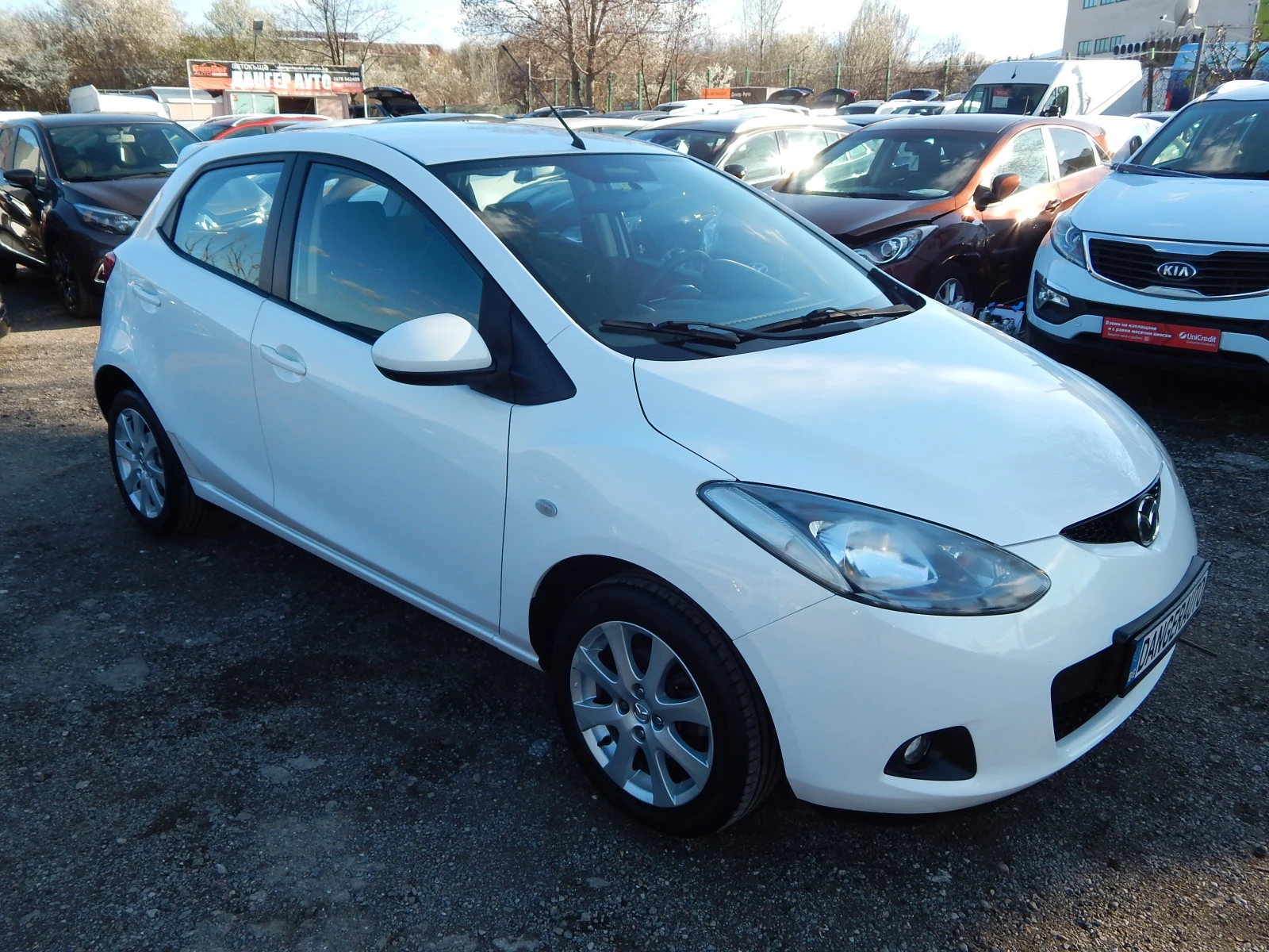 Mazda 2 1.3i* , снимка 3 - Автомобили и джипове - 54294343