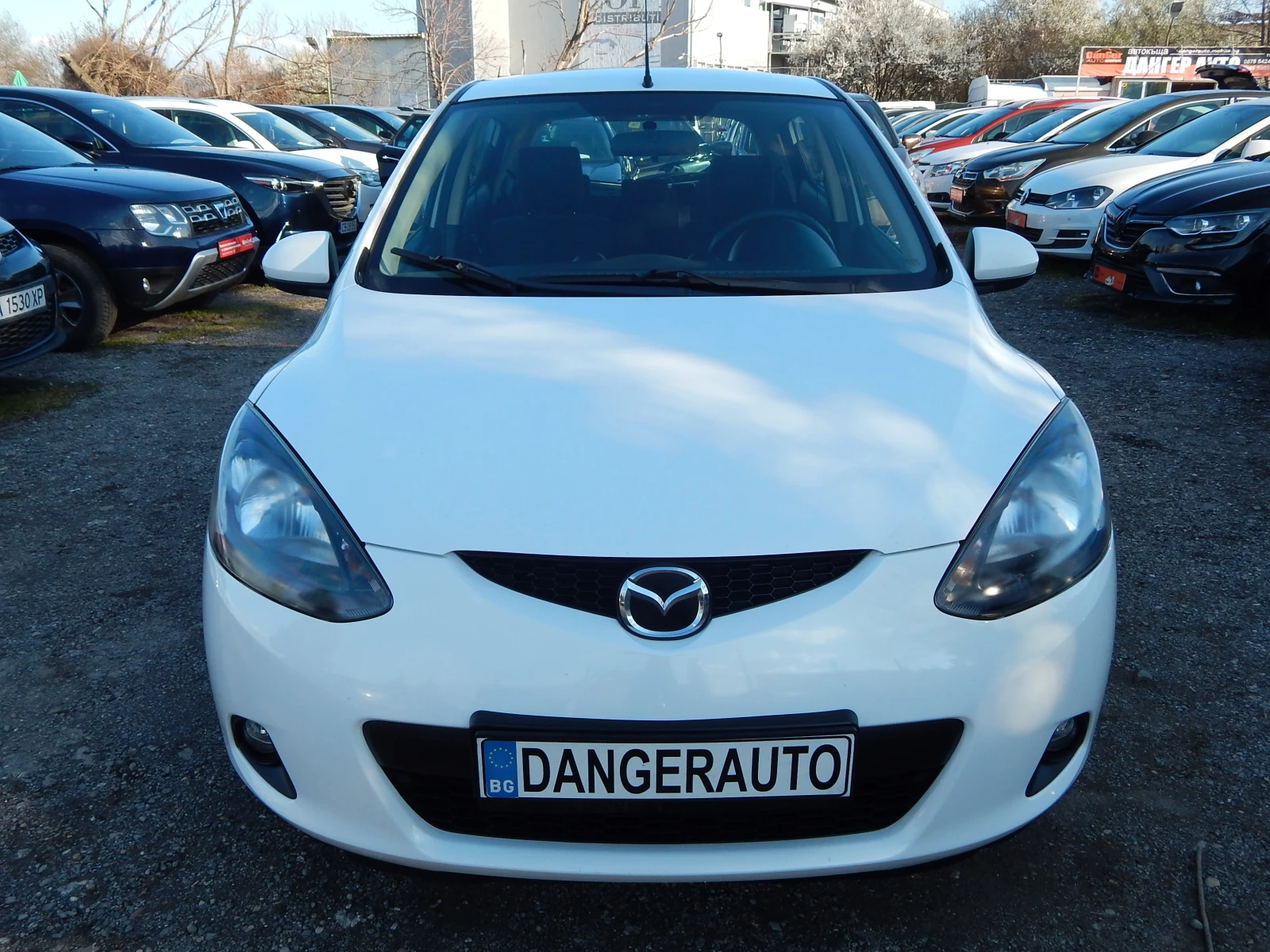 Mazda 2 1.3i* , снимка 2 - Автомобили и джипове - 54294343