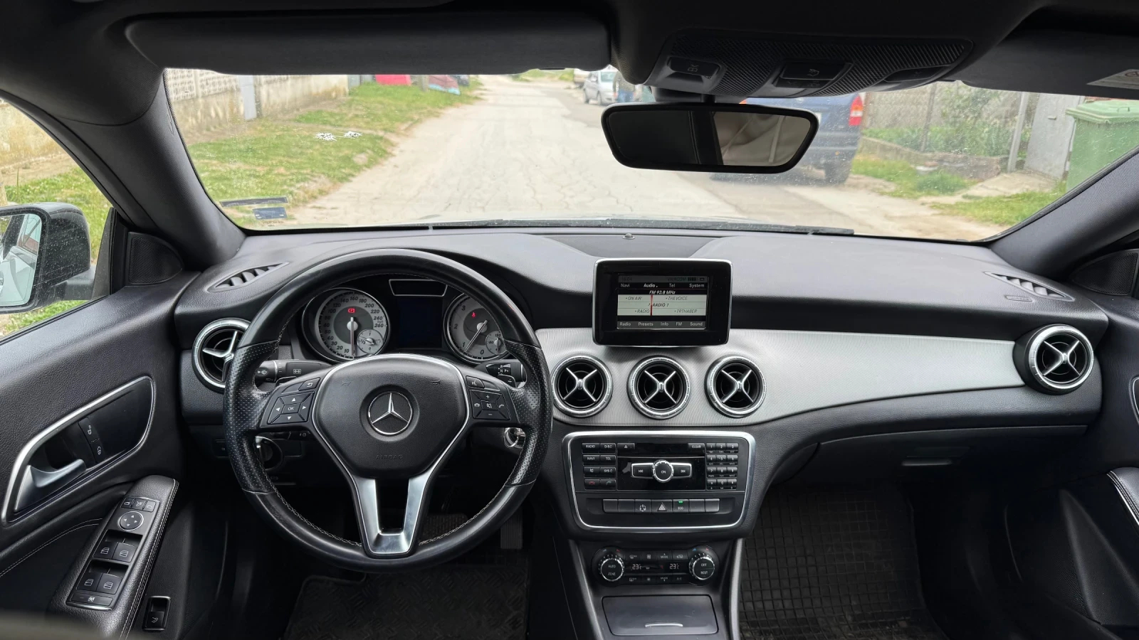 Mercedes-Benz CLA 220, снимка 9 - Автомобили и джипове - 54509120