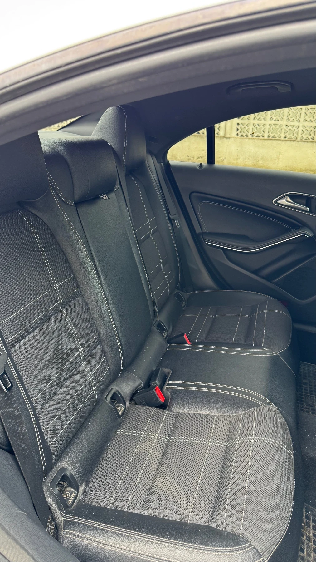 Mercedes-Benz CLA 220, снимка 13 - Автомобили и джипове - 54509120