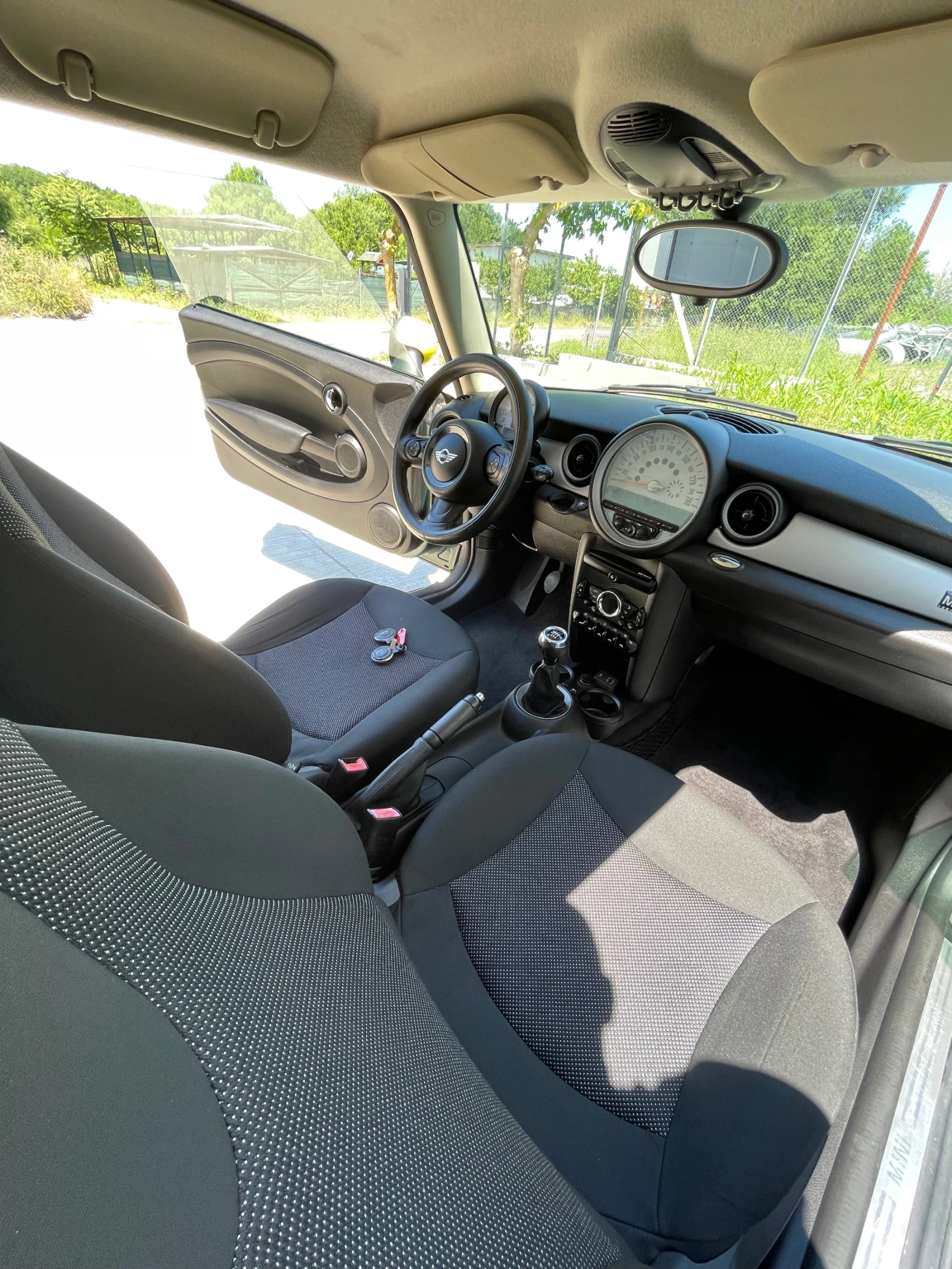 Mini Cooper 1.6i-75к.с., снимка 9 - Автомобили и джипове - 54943852