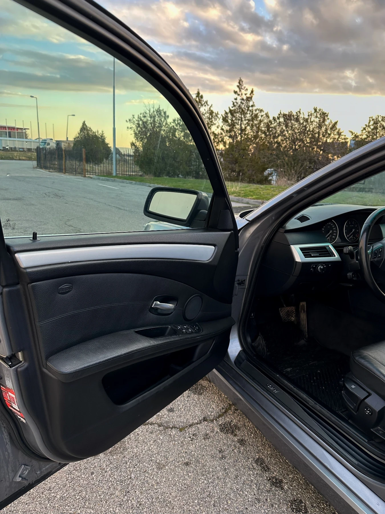 BMW 523, снимка 10 - Автомобили и джипове - 55327382