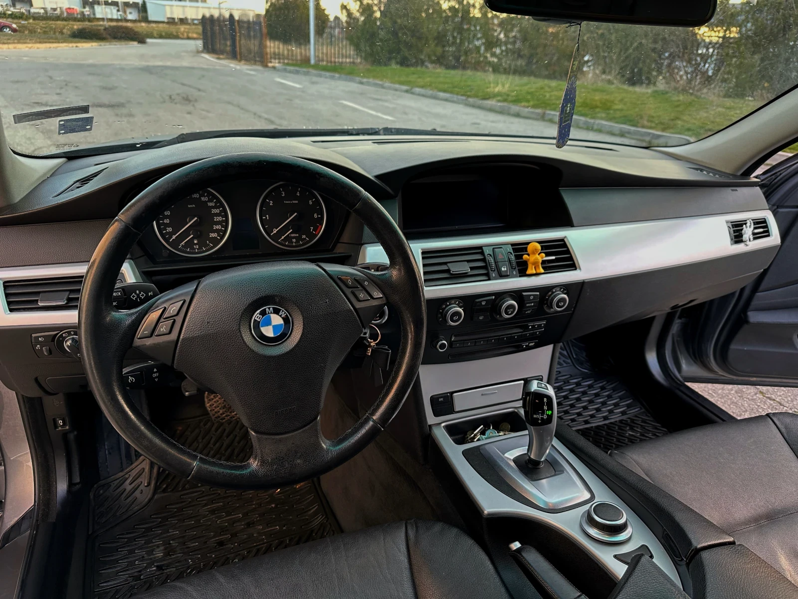BMW 523, снимка 8 - Автомобили и джипове - 55327382