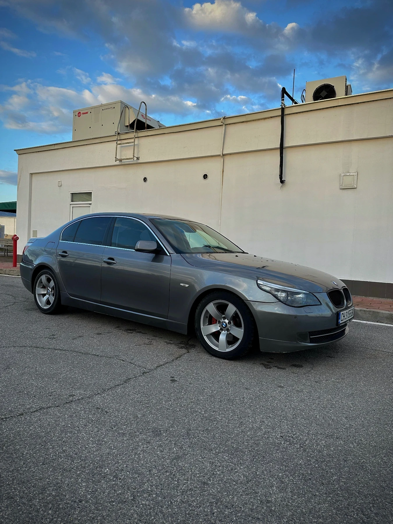 BMW 523, снимка 3 - Автомобили и джипове - 55327382