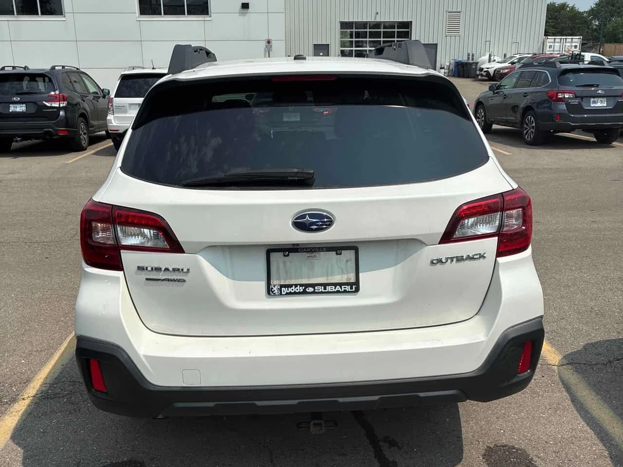 Subaru Outback * Touring * ГЛАВНО ПРЕДСТАВИТЕЛСТВО НА SUBARU, снимка 4 - Автомобили и джипове - 55452347