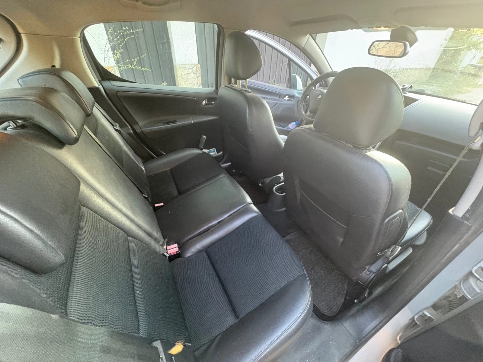 Peugeot 207 1.4HDI, снимка 11 - Автомобили и джипове - 55709345