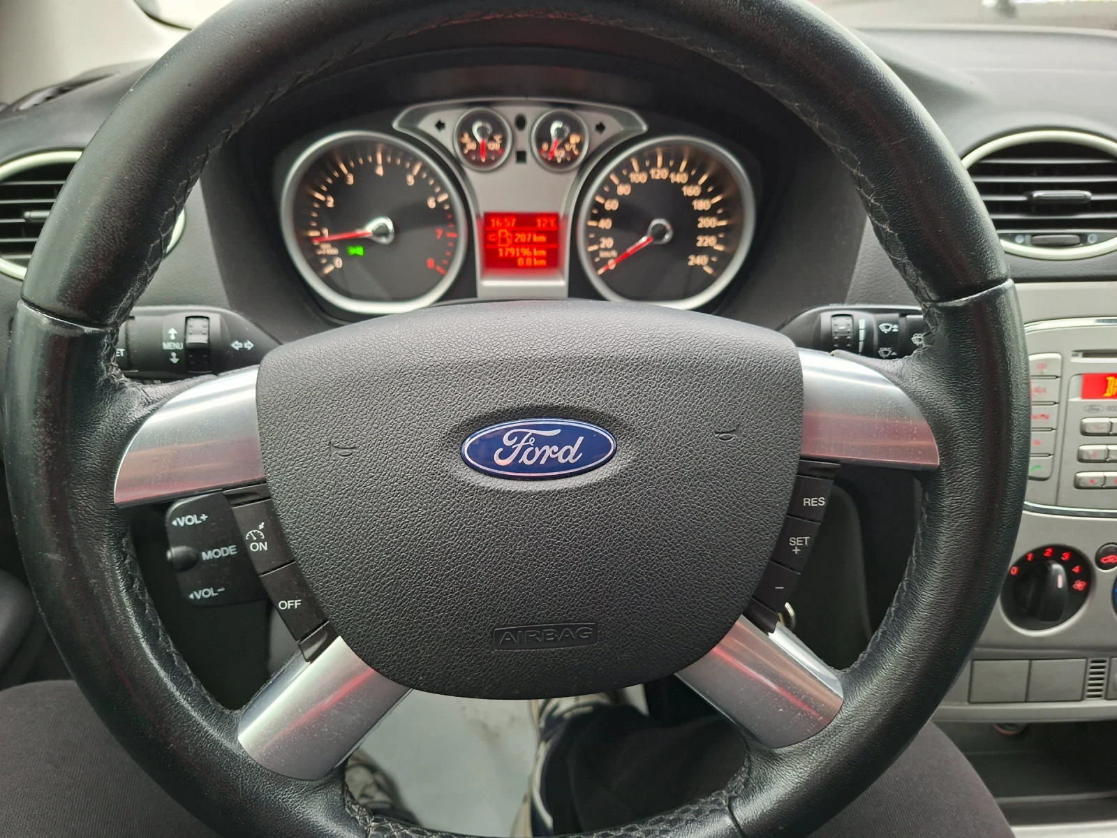 Ford Focus КАТО НОВ , снимка 10 - Автомобили и джипове - 56508746