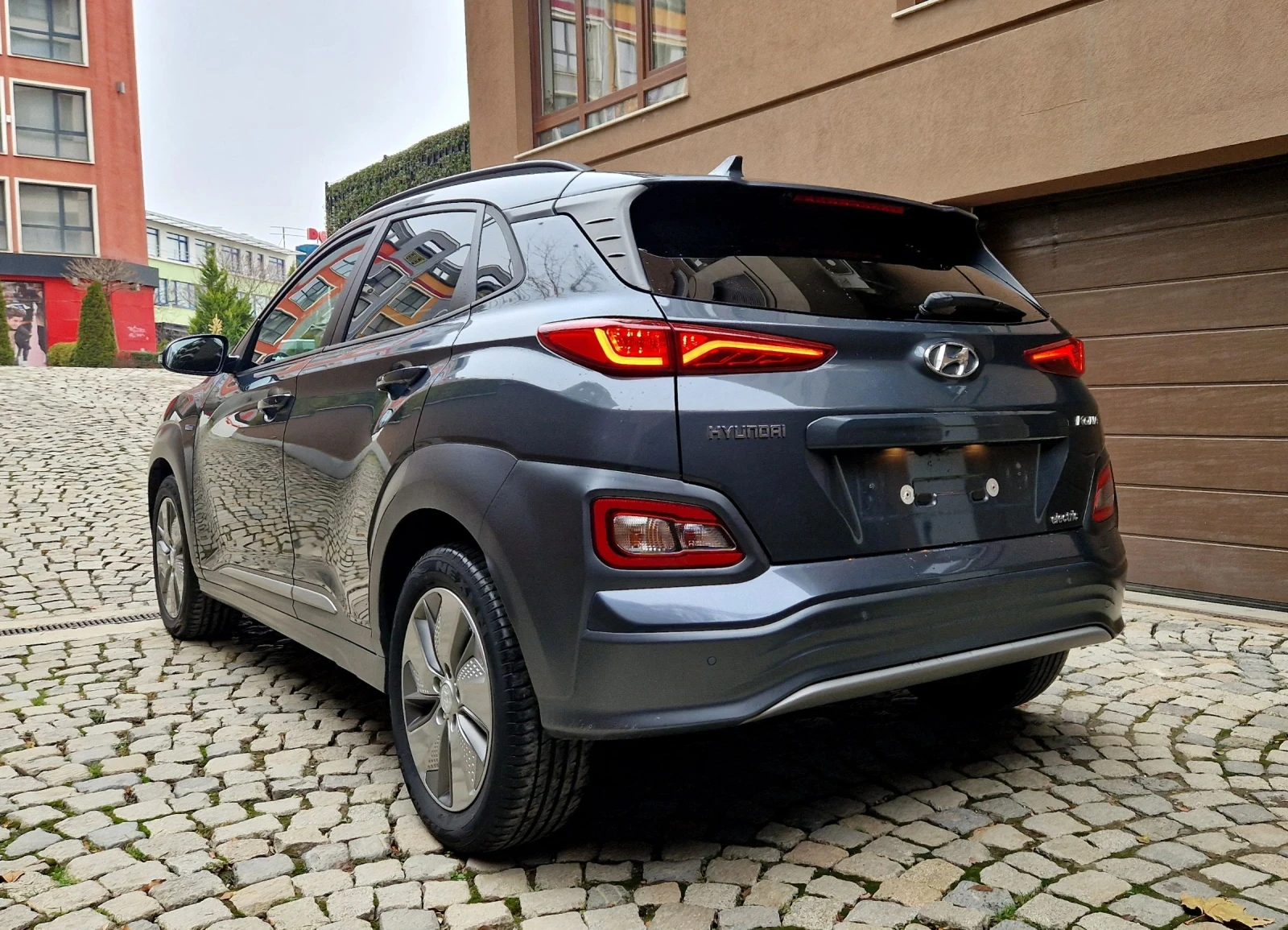 Hyundai Kona 64KW/Premium/SOH100% - изображение 4