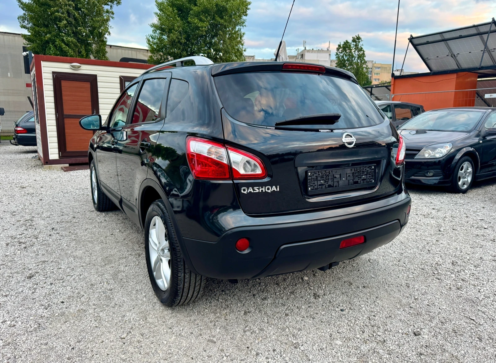 Nissan Qashqai 2.0i           ТОП СЪСТОЯНИЕ !!!     - изображение 3