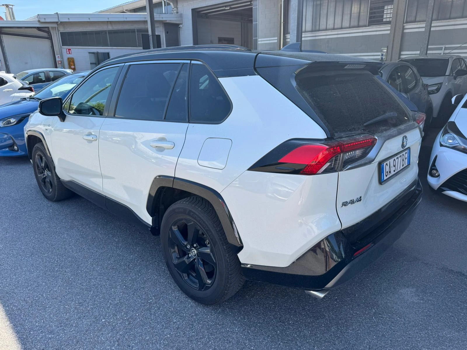 Toyota Rav4 2.5HYBRID LOUNGE DUAL-TONE - изображение 2