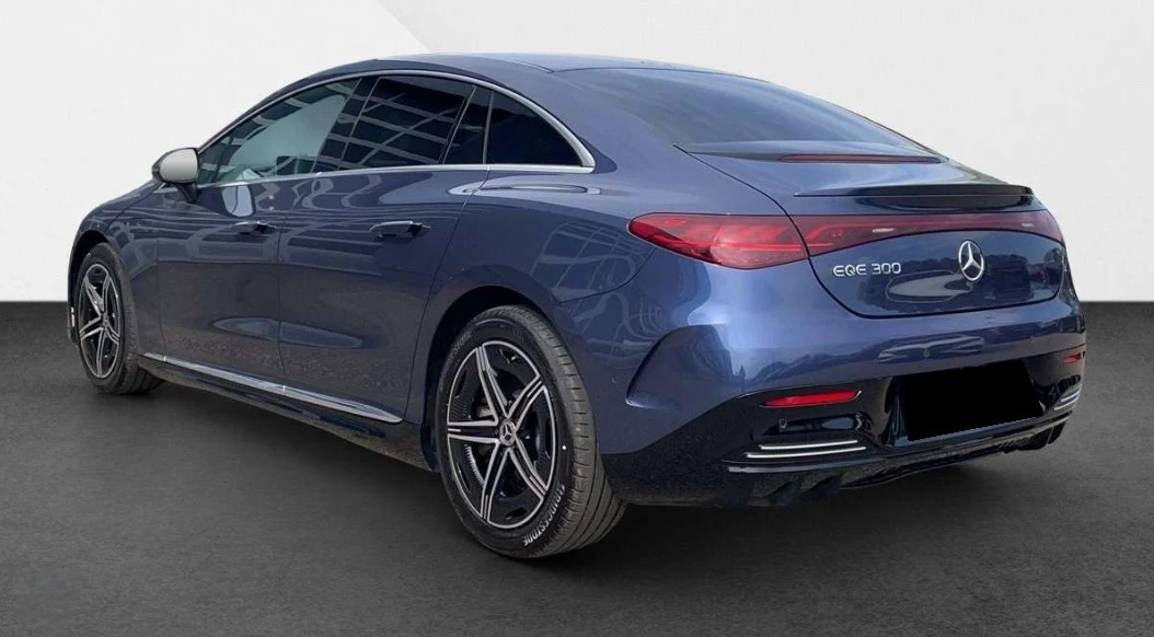 Mercedes-Benz EQE 300 AMG Line - изображение 3