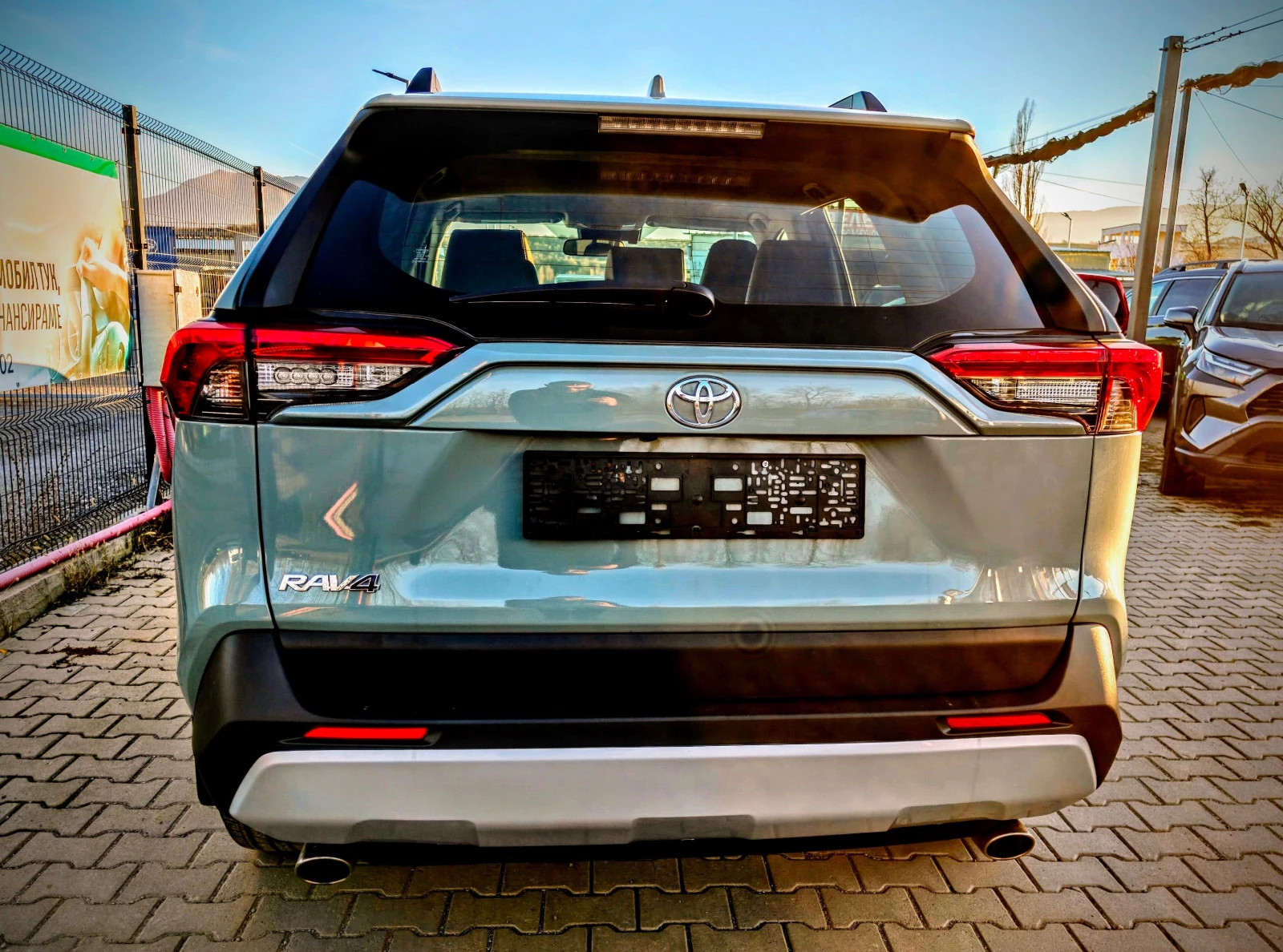 Toyota Rav4 2.5 Adventure - изображение 5