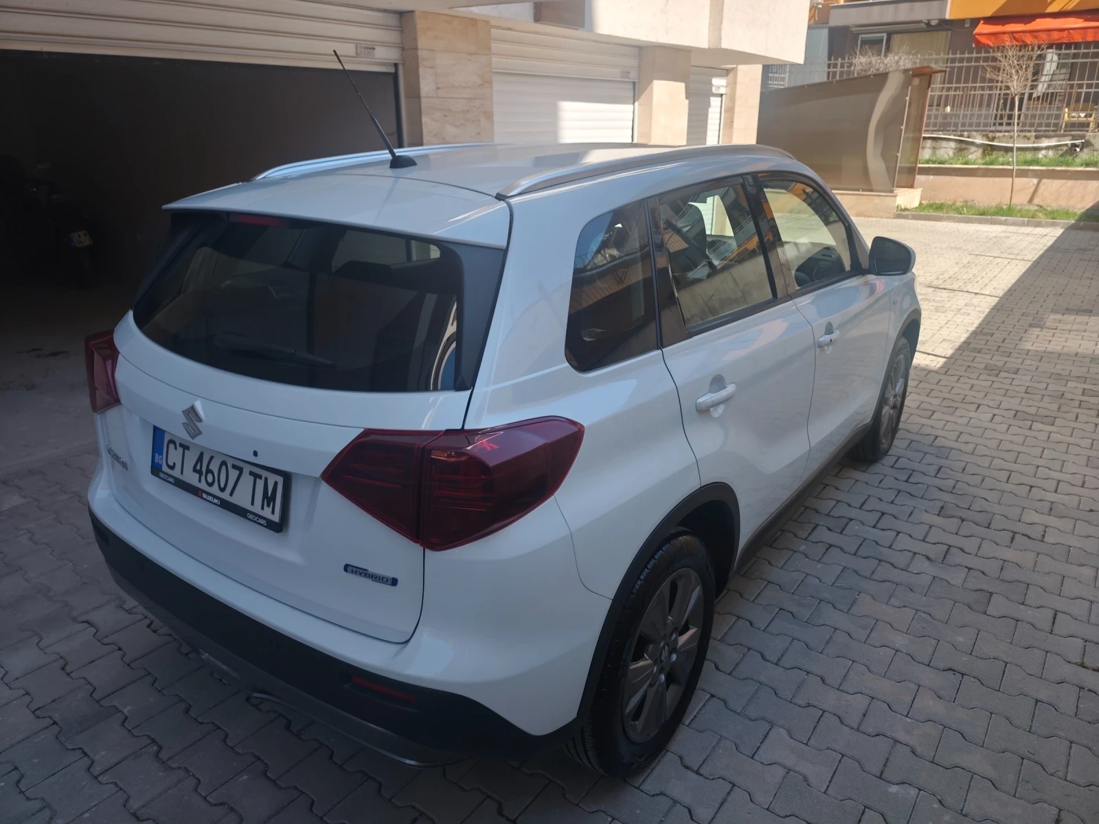 Suzuki Vitara HYBRID, снимка 4 - Автомобили и джипове - 54401875