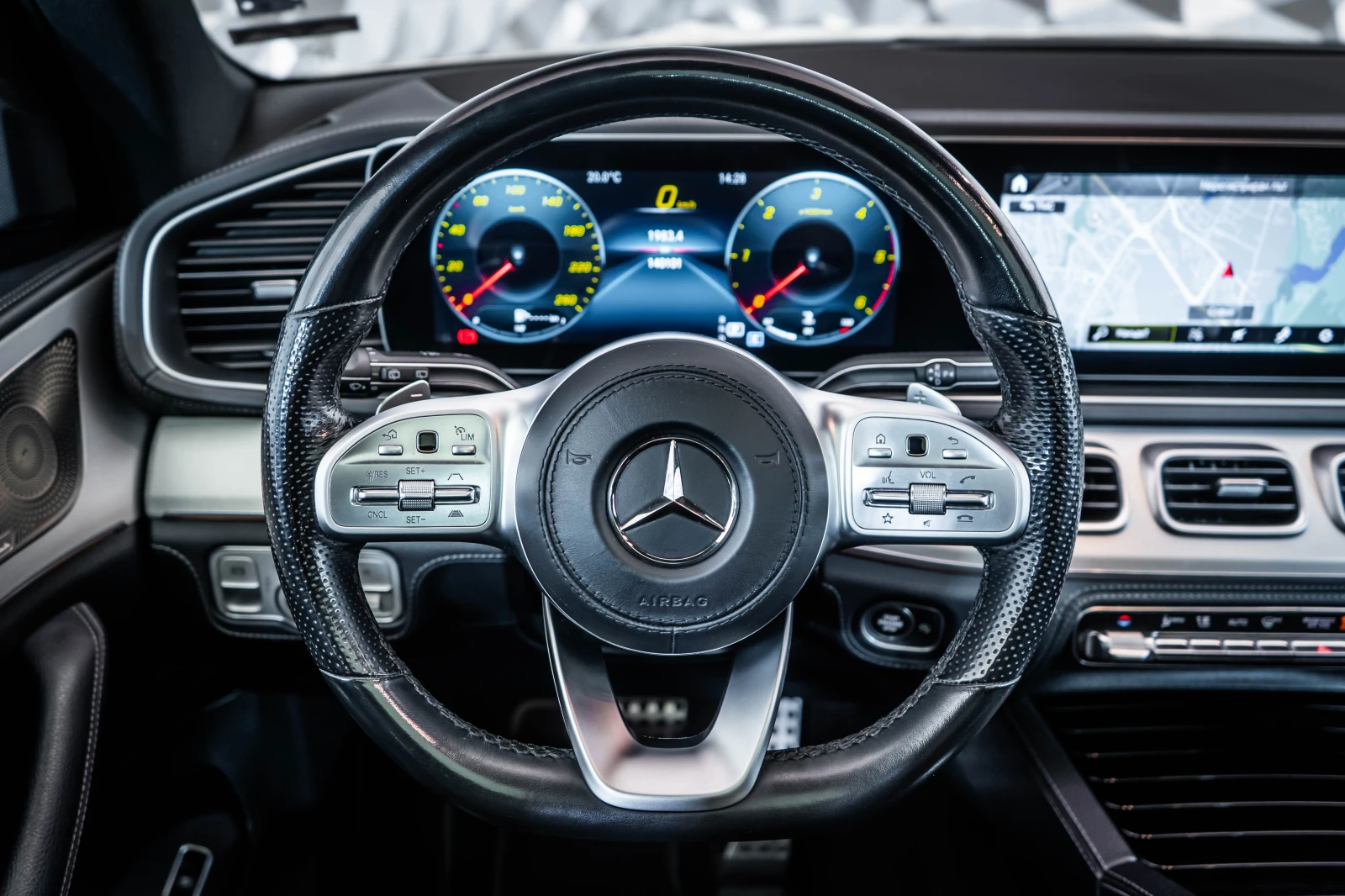 Mercedes-Benz GLS 400 d 4M AMG* Burm* Pano* NightP, снимка 10 - Автомобили и джипове - 54410748