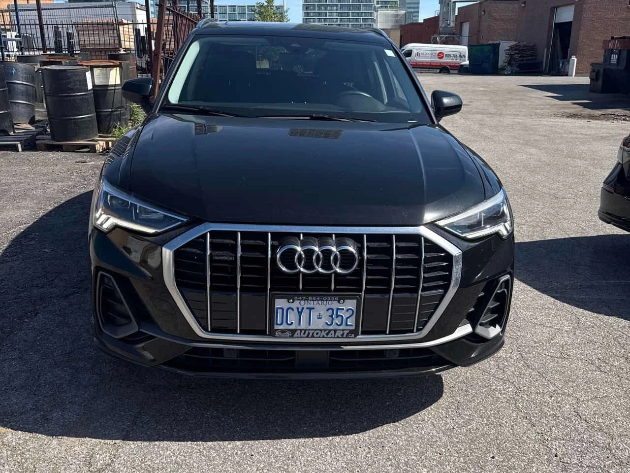 Audi Q3 * Progressiv * CARFAX * ЦЕНА ДО БГ, снимка 2 - Автомобили и джипове - 55080701
