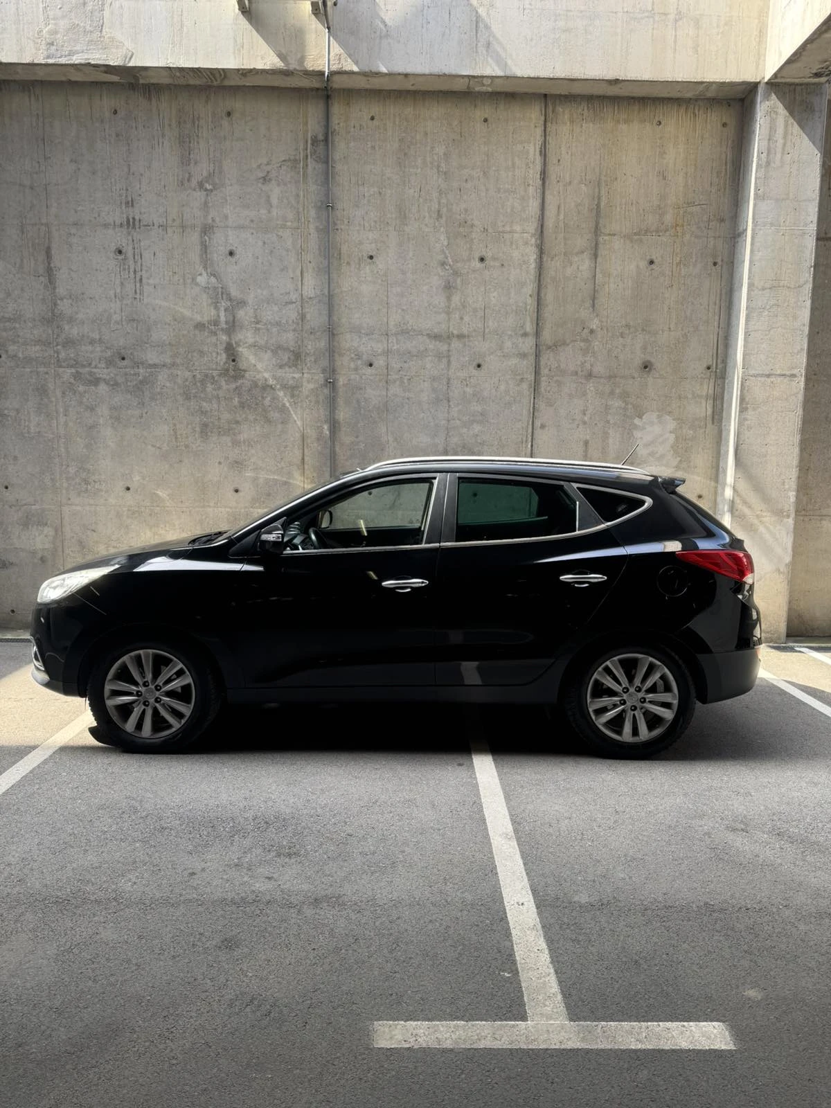 Hyundai IX35 2.0 CRDI AWD, снимка 3 - Автомобили и джипове - 55179897