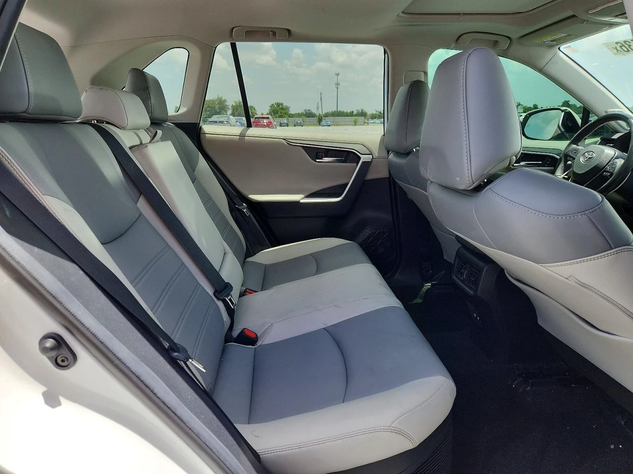 Toyota Rav4 2.5l Limited, снимка 11 - Автомобили и джипове - 55382685