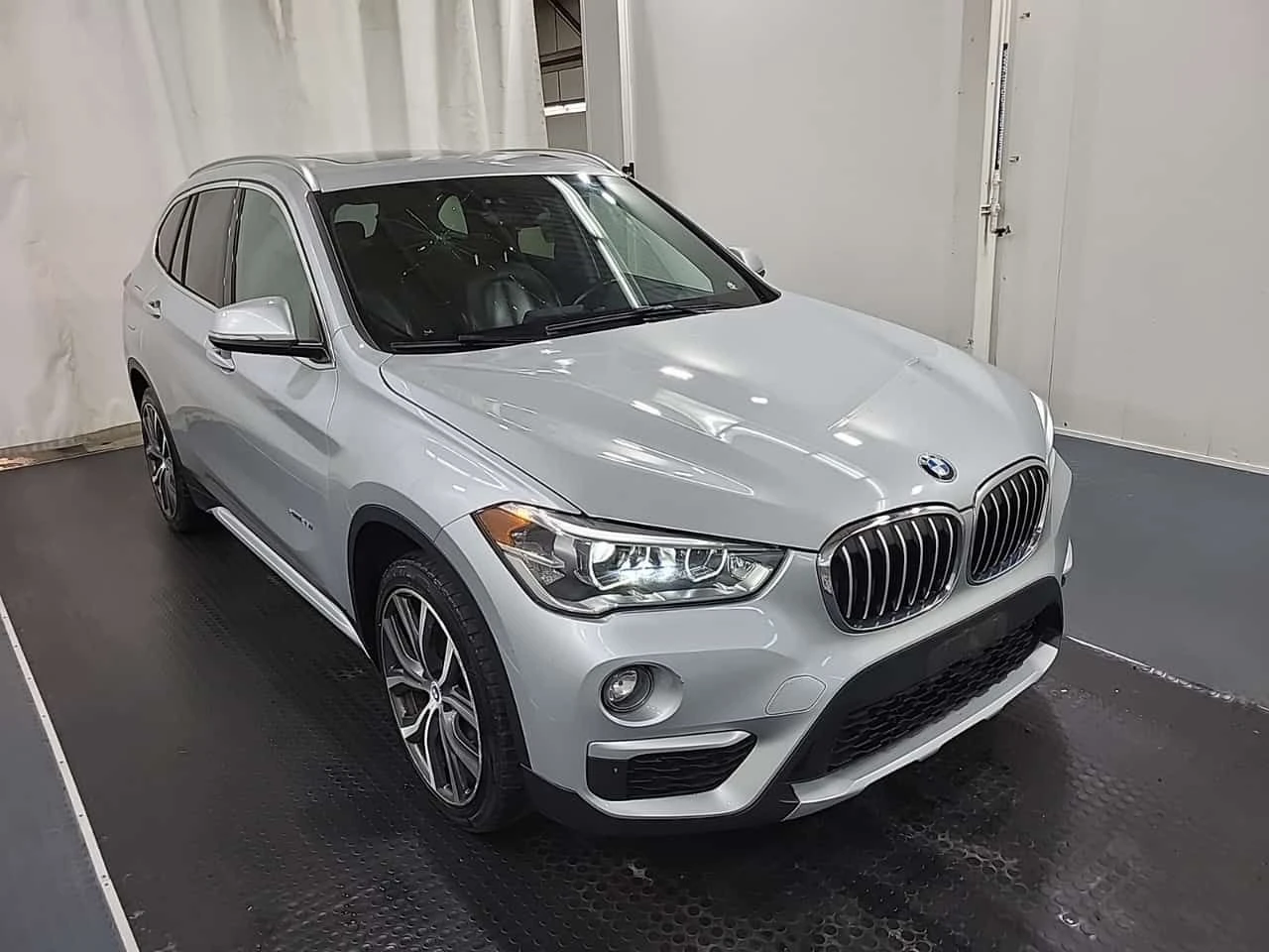 BMW X1 * XDRIVE28I * CARFAX * ОПЦИЯ ЗА АВТОКРЕДИТ * , снимка 2 - Автомобили и джипове - 55547800