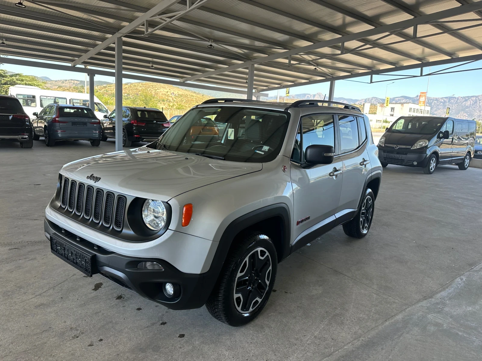 Jeep Renegade 2.0D* 170ps* 4x4* TRAIL HAWK* КОЖА* НАВИ* КАМЕРА* 