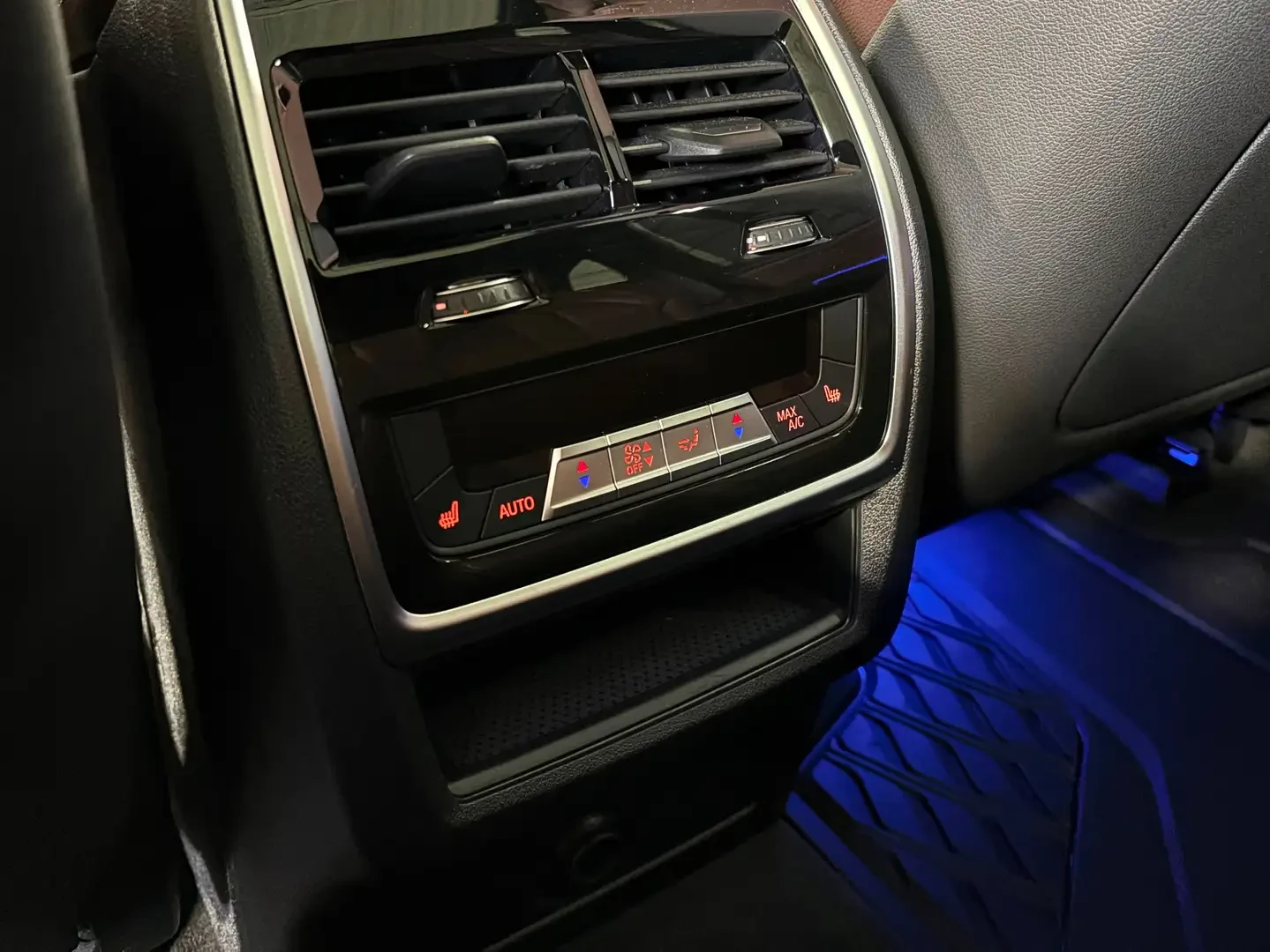 BMW X5 xDrive40i AWD NAV HUD 3DCAM BROWNLEATHER AMBIENT +, снимка 10 - Автомобили и джипове - 56220998
