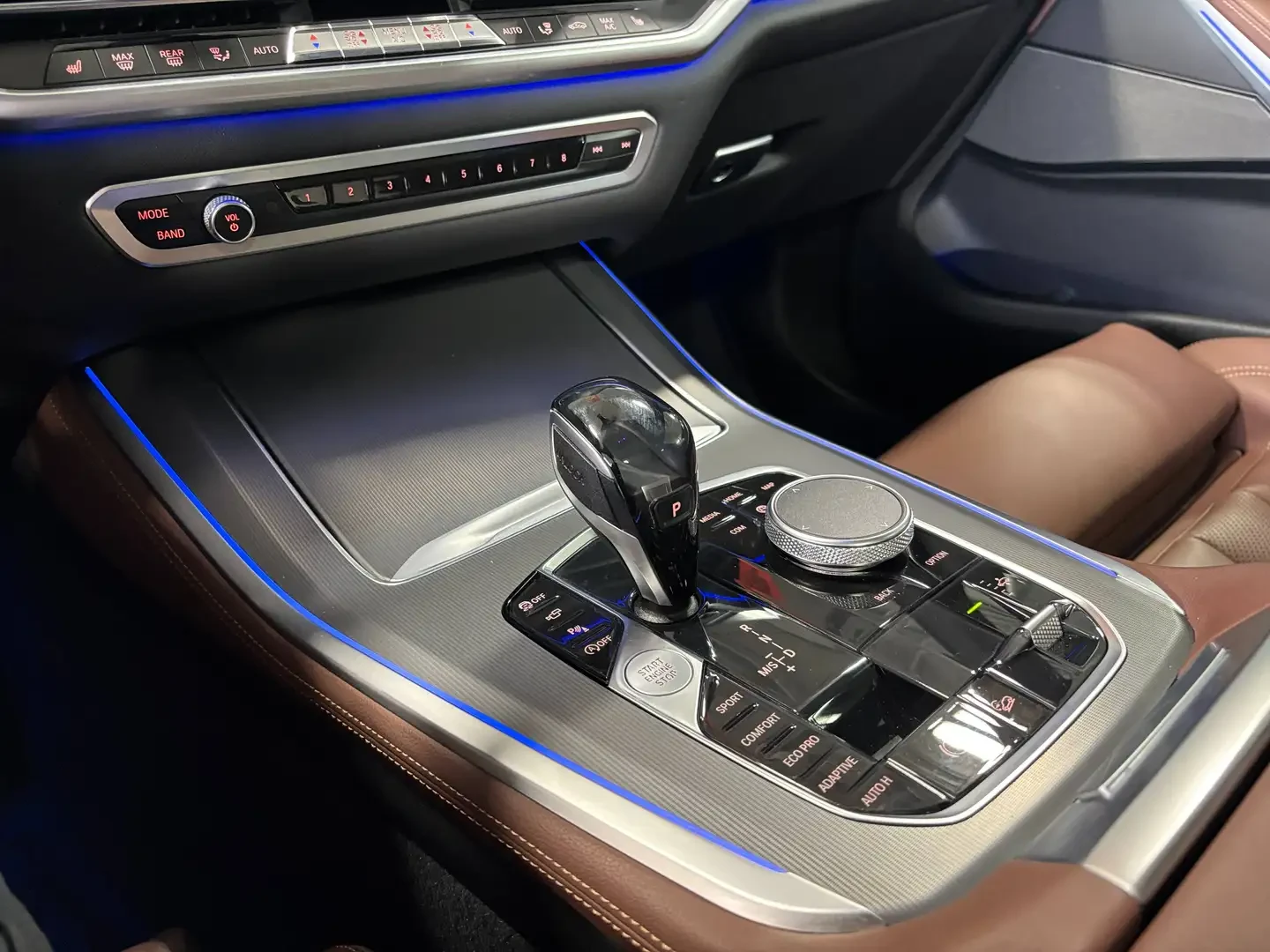 BMW X5 xDrive40i AWD NAV HUD 3DCAM BROWNLEATHER AMBIENT +, снимка 13 - Автомобили и джипове - 56220998