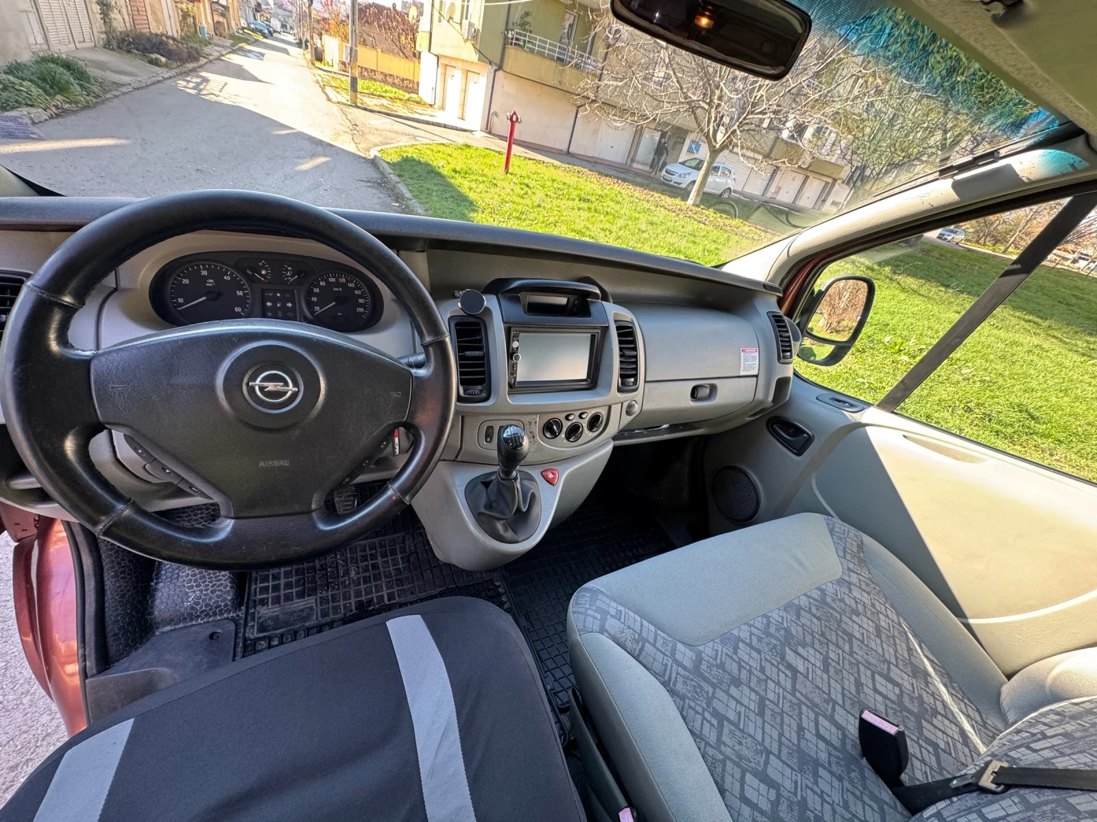 Opel Vivaro Товарен - изображение 7