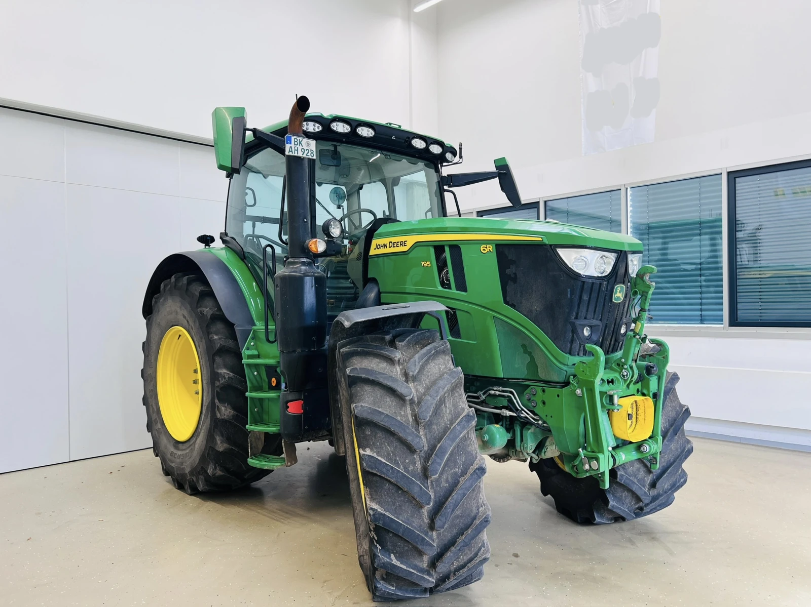 Трактор John Deere 6R 195 DIRECT DRIVE НАВИГАЦИЯ ЛИЗИНГ, снимка 3 - Селскостопанска техника - 56305614