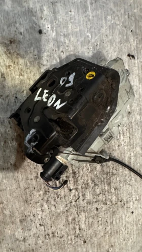 Брава за врата на Seat Leon 2009 - 1P0839015