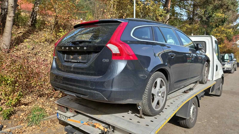 Volvo S60 2.0tdi, снимка 1 - Автомобили и джипове - 47659384