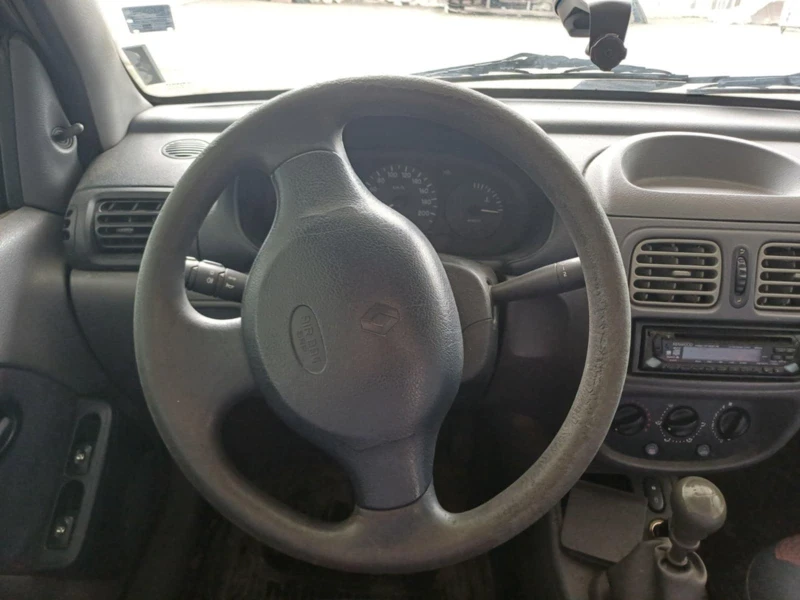 Renault Clio, снимка 9 - Автомобили и джипове - 49516474