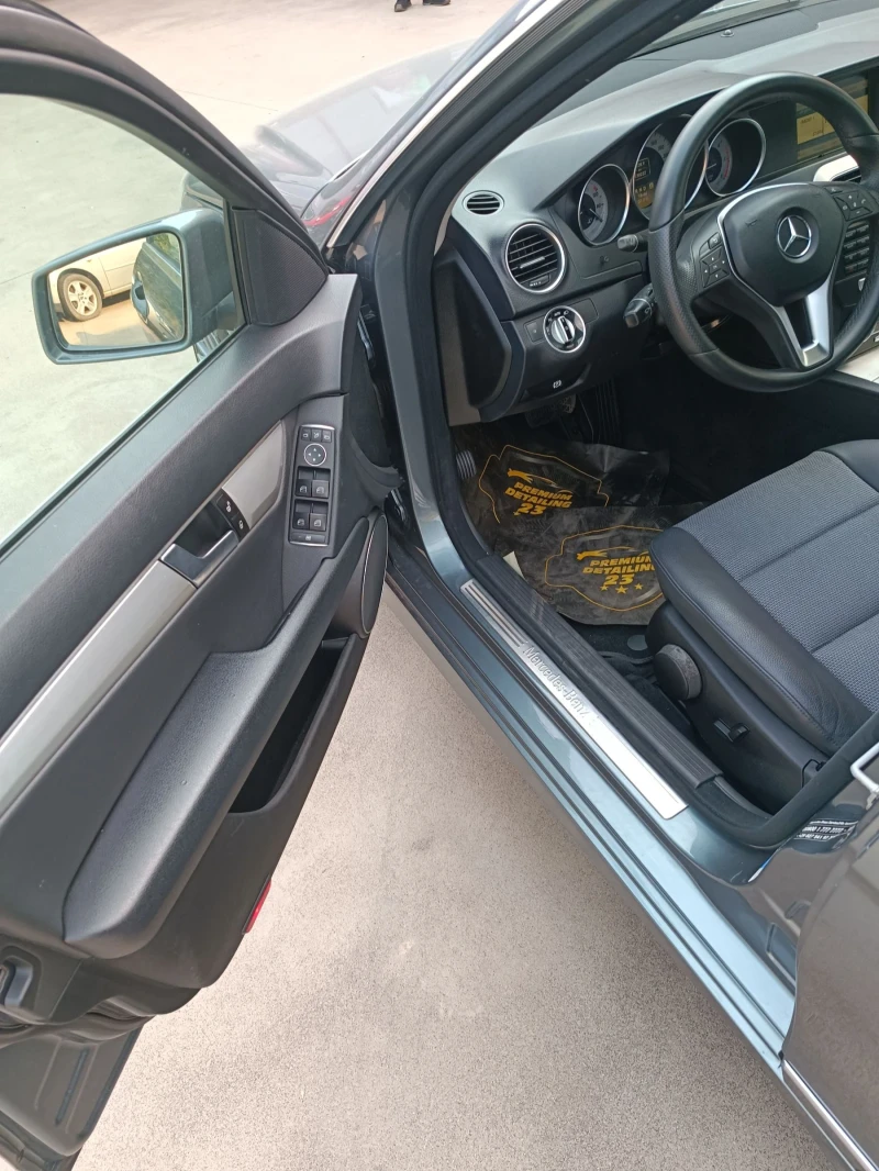 Mercedes-Benz C 200 2.2 cdi AMG Avangarde, снимка 9 - Автомобили и джипове - 52996664
