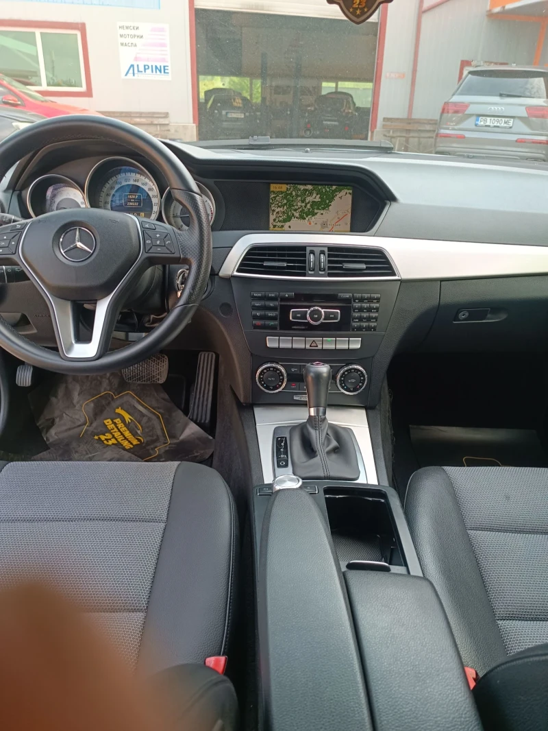 Mercedes-Benz C 200 2.2 cdi AMG Avangarde, снимка 13 - Автомобили и джипове - 52996664