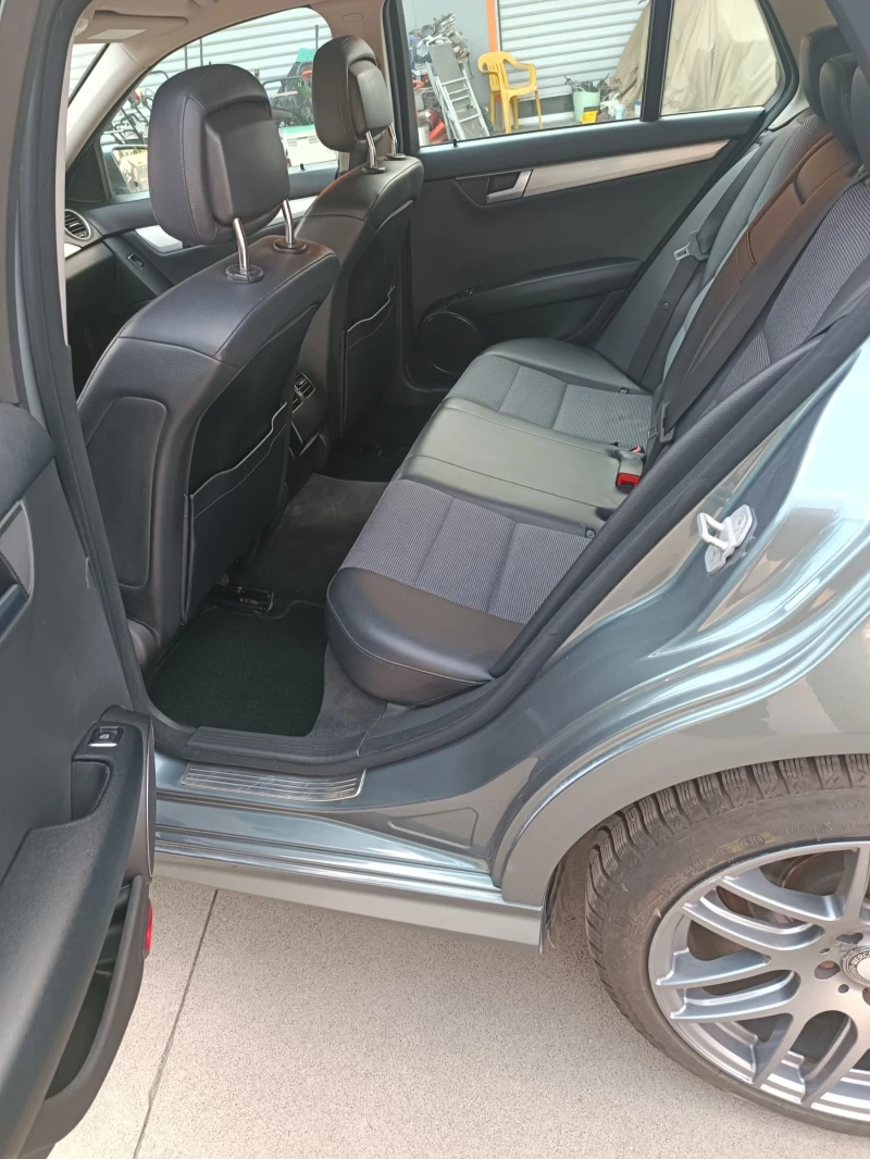 Mercedes-Benz C 200 2.2 cdi AMG Avangarde, снимка 11 - Автомобили и джипове - 52996664