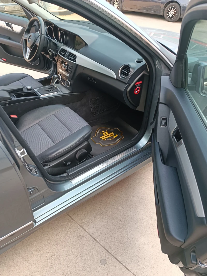 Mercedes-Benz C 200 2.2 cdi AMG Avangarde, снимка 12 - Автомобили и джипове - 52996664