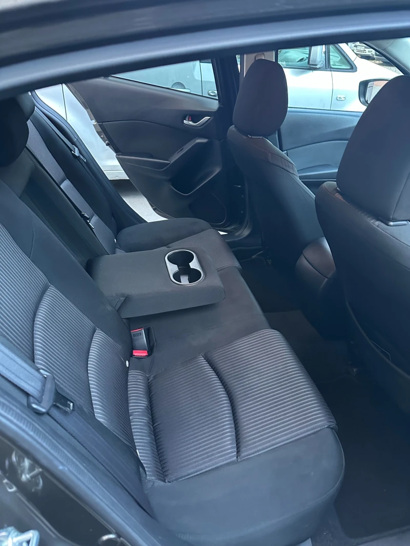 Mazda 3, снимка 11 - Автомобили и джипове - 52226382