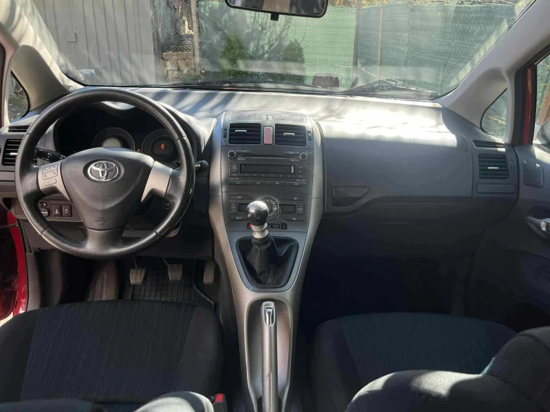 Toyota Auris, снимка 8 - Автомобили и джипове - 52319086