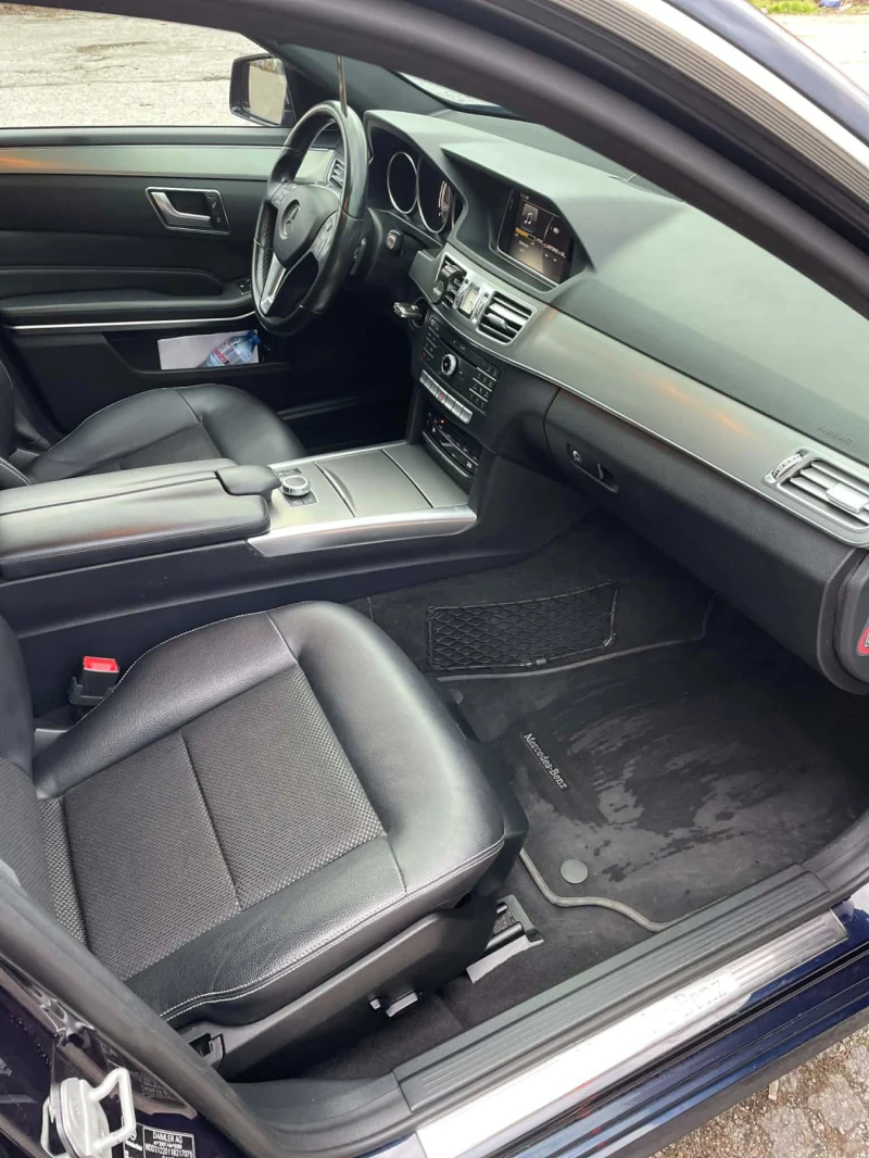Mercedes-Benz E 220, снимка 4 - Автомобили и джипове - 52791831