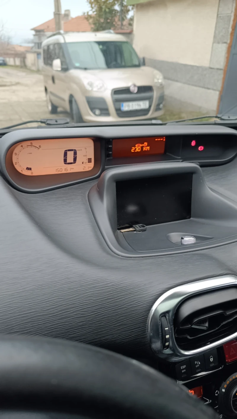 Citroen C3 Picasso, снимка 14 - Автомобили и джипове - 52905518