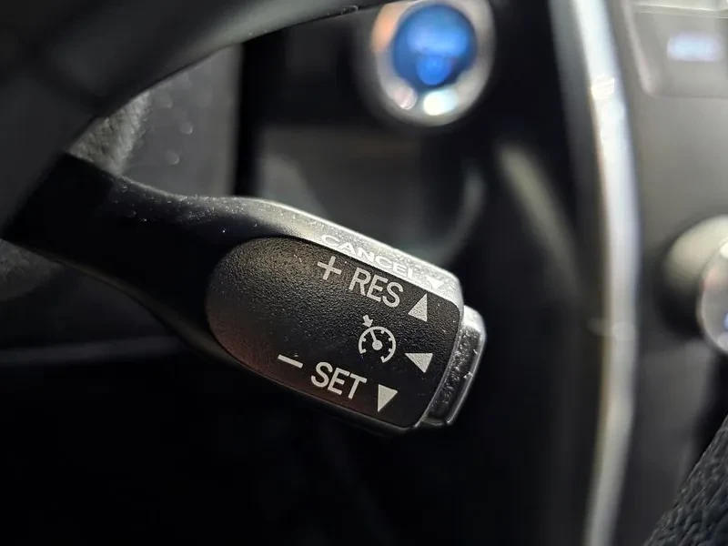 Toyota Camry Camry Hybrid Le, снимка 16 - Автомобили и джипове - 54945452
