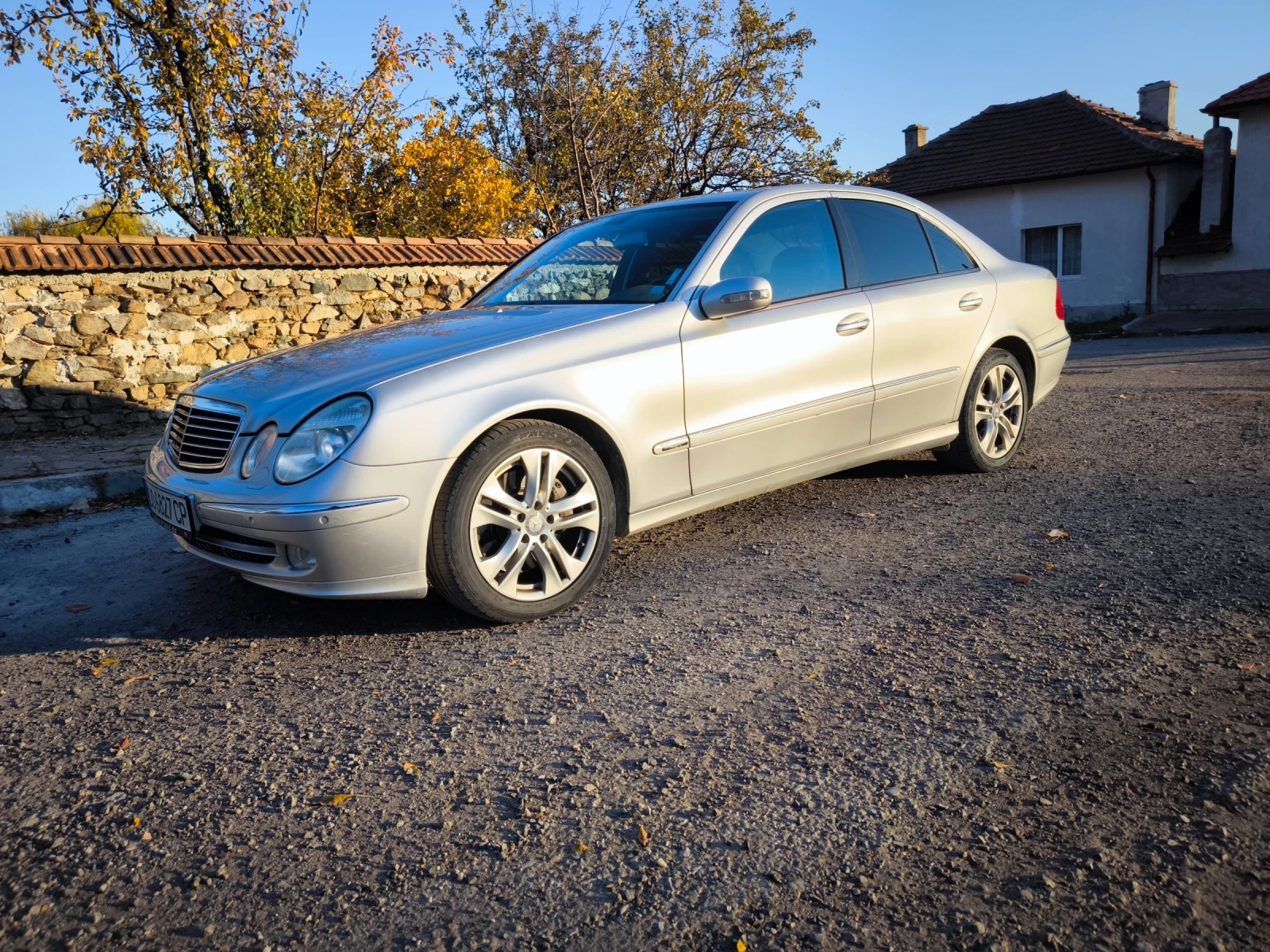 Mercedes-Benz E 500  - изображение 2