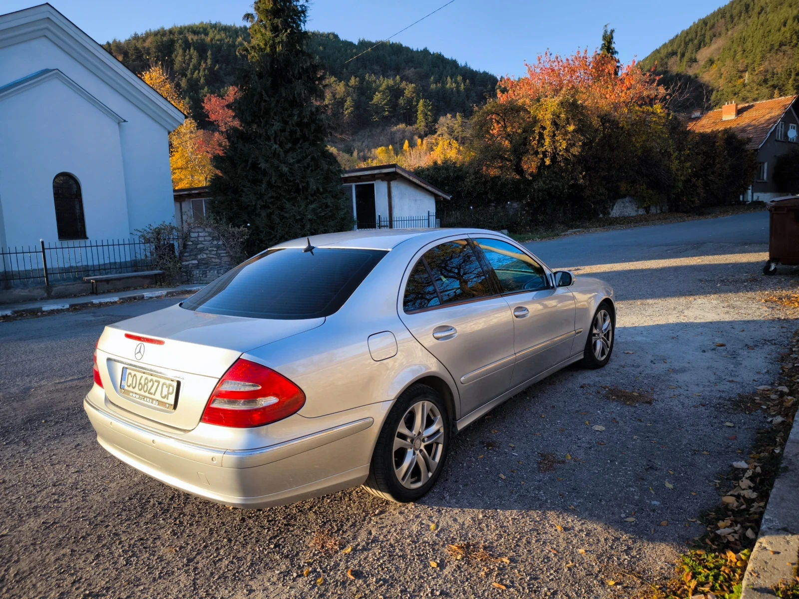 Mercedes-Benz E 500  - изображение 4