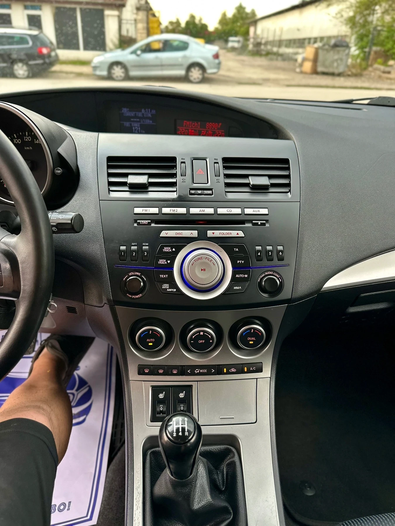 Mazda 3 1.6i - 105 ps - изображение 9